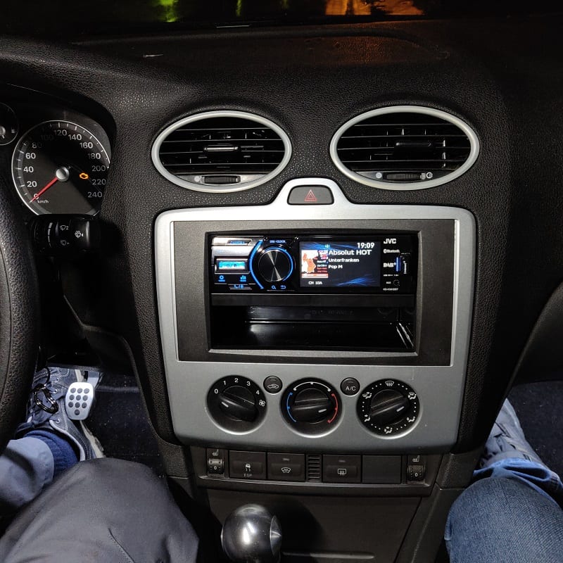 Ford Focus Typ DA3 JVC KD-X561DBT
