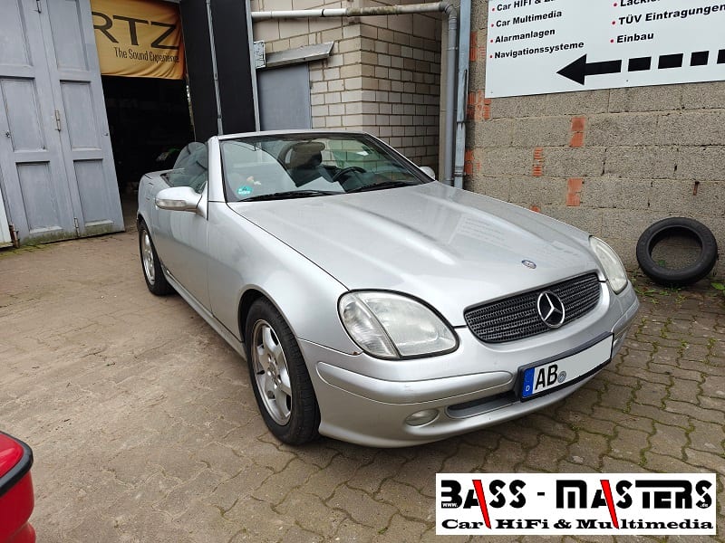 Mercedes Benz SLK - Kenwood KDC-BT960DAB