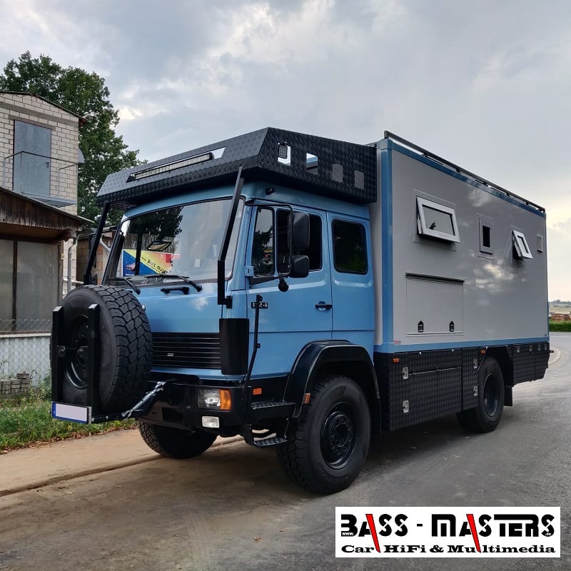 Mercedes Benz 1124 AF - Pioneer MVH-330DAB
