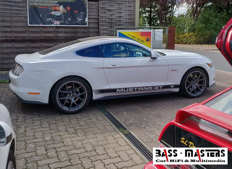 BASS MASTERS Soundsystem Ford Mustang 5.0 GT w