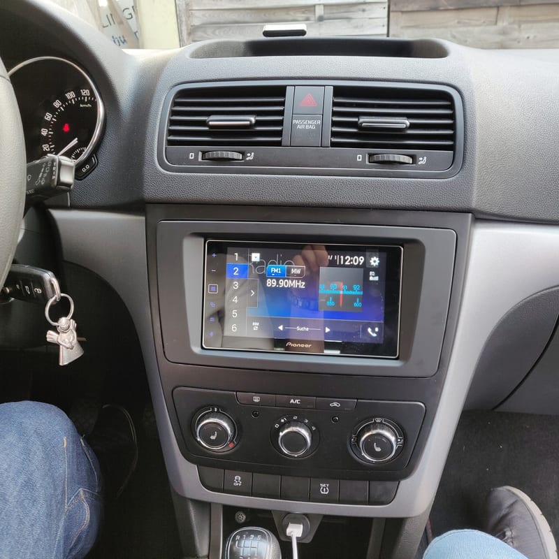Skoda Yeti Pioneer SPH-DA130DAB