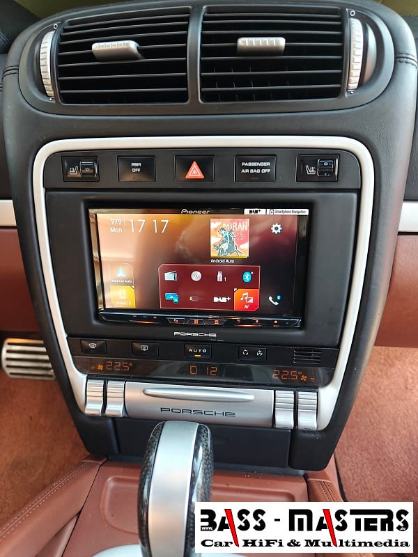Porsche Cayenne - Pioneer AVH-Z9200DAB